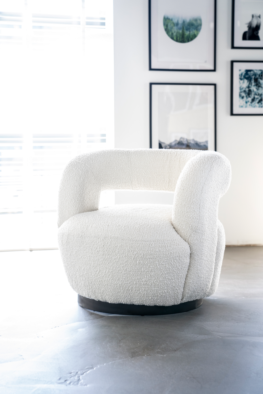 Contemporary Accent Lounge Chair | Oroa.com