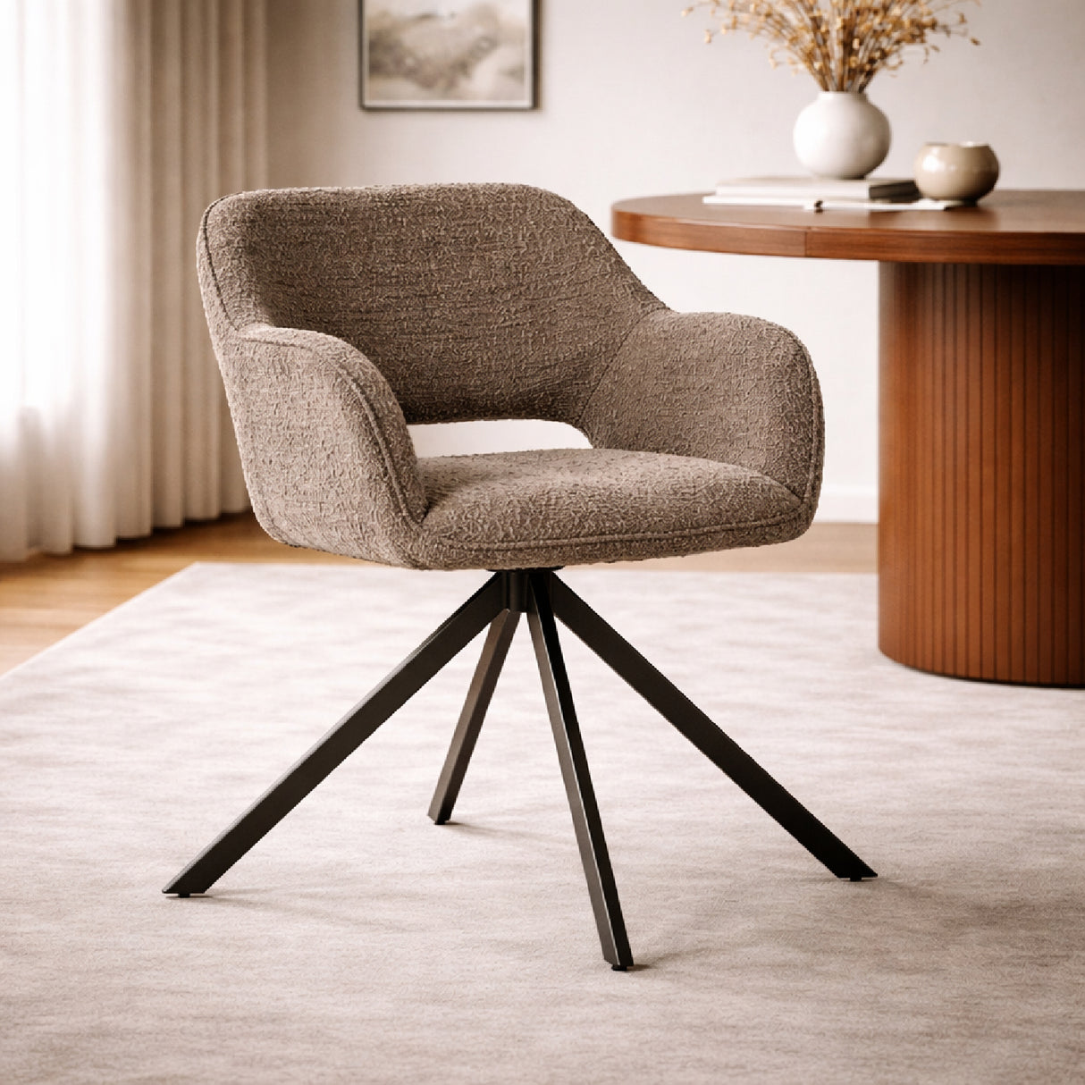 Cut-Out Quadrupod Dining Chair | Oroa.com