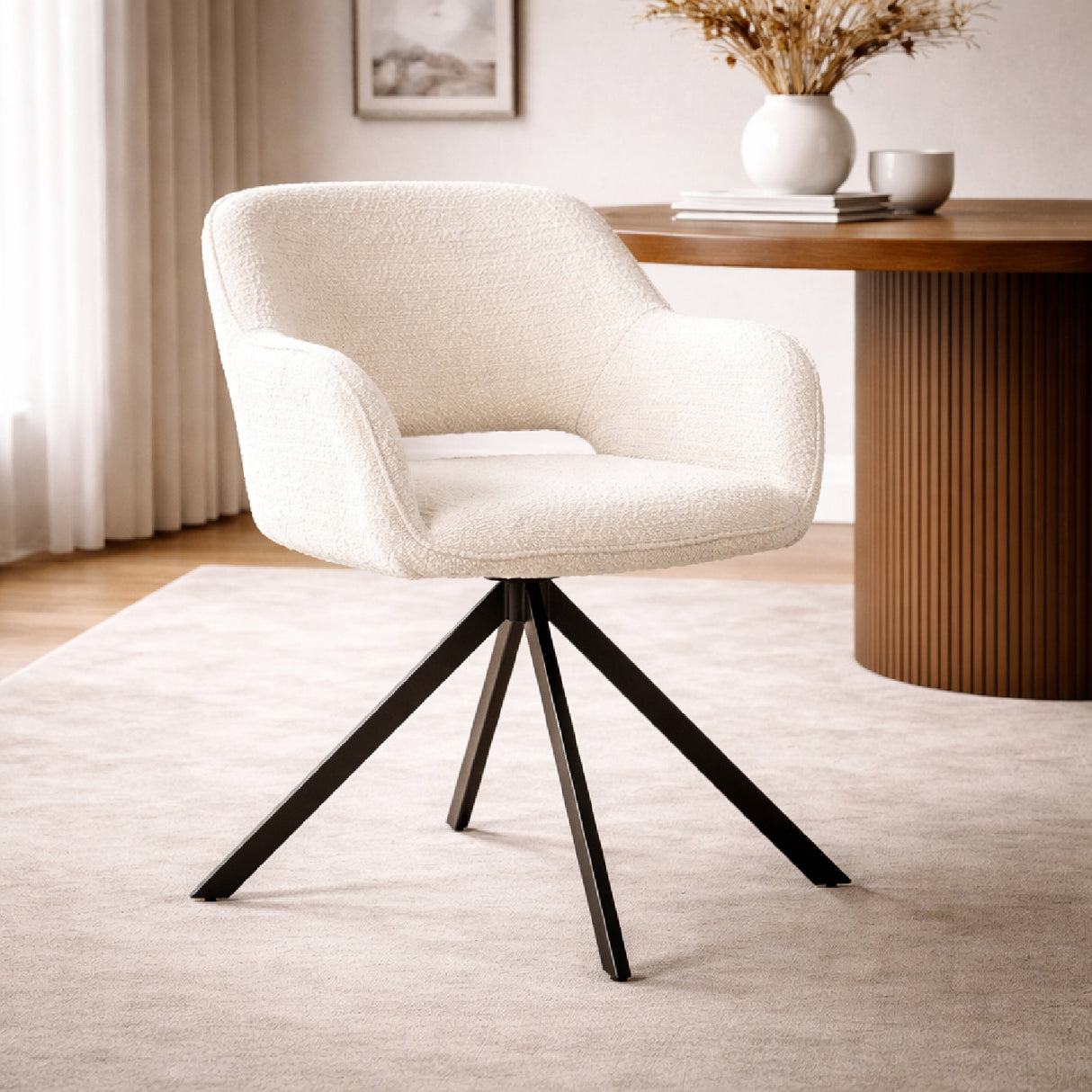 Cut-Out Quadrupod Dining Chair | Oroa.com
