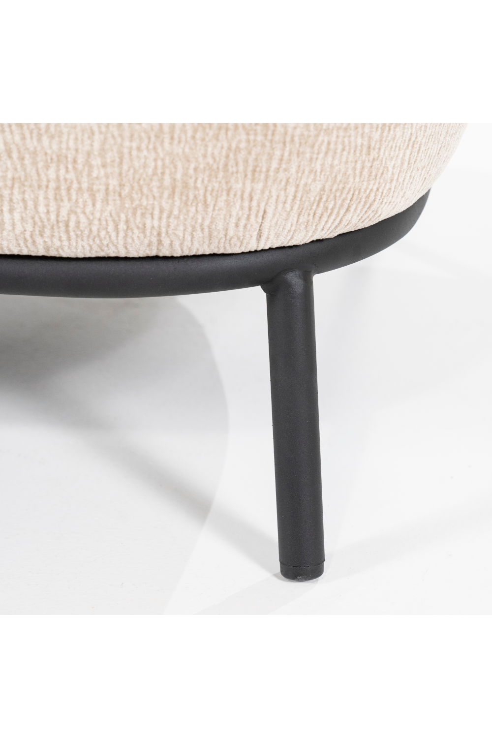 Minimalist Barrel Armchair | Oroa.com