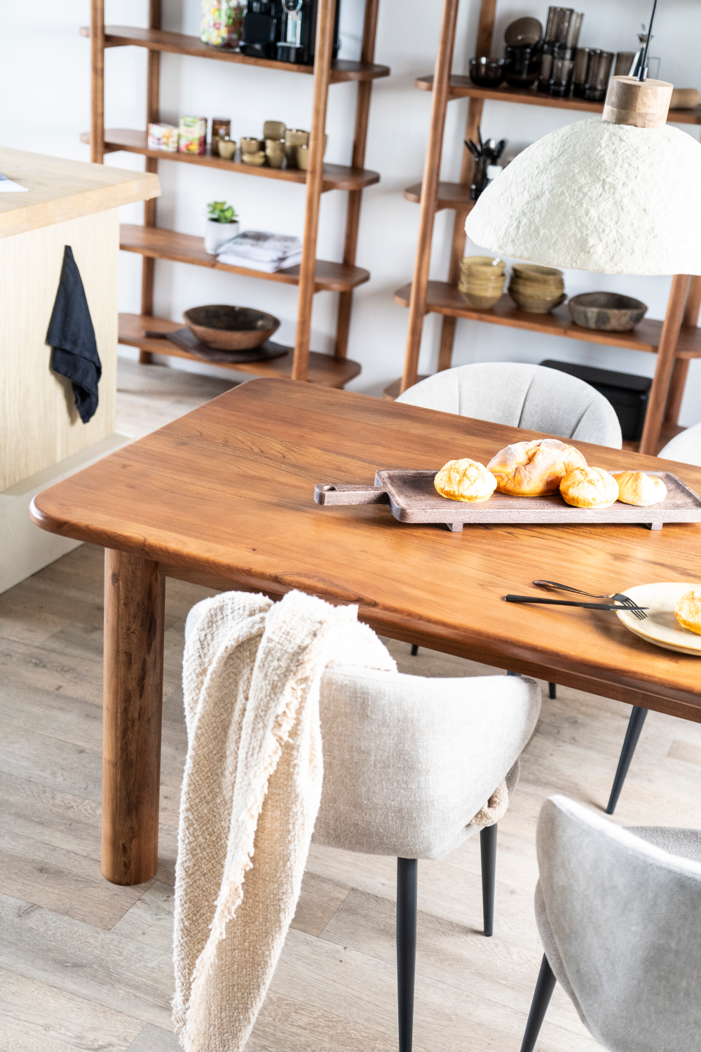 Acacia Farmhouse Dining Table | Eleonora Julian | OROA.com