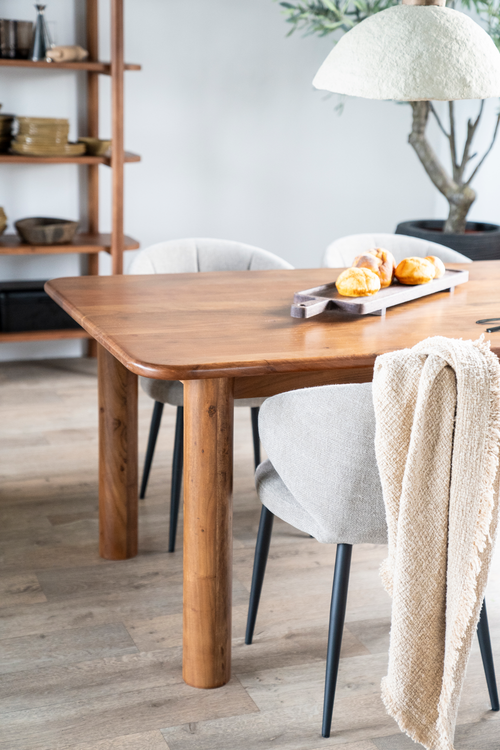 Acacia Farmhouse Dining Table | Oroa.com