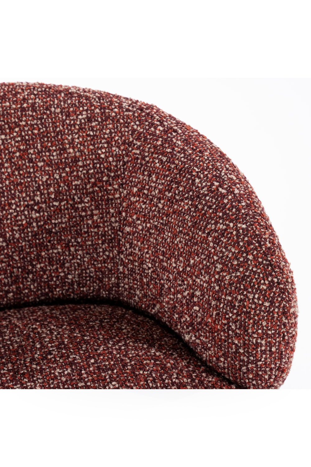 Modern Curved Lounge Chair | Eleonora Maeve | OROA.com