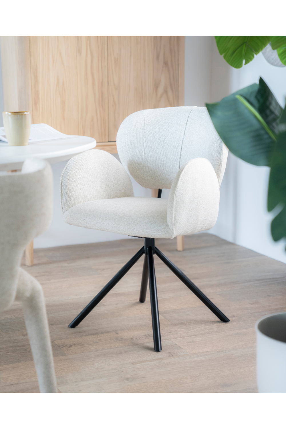 Quadrupod Rotatable Armchair | Oroa.com