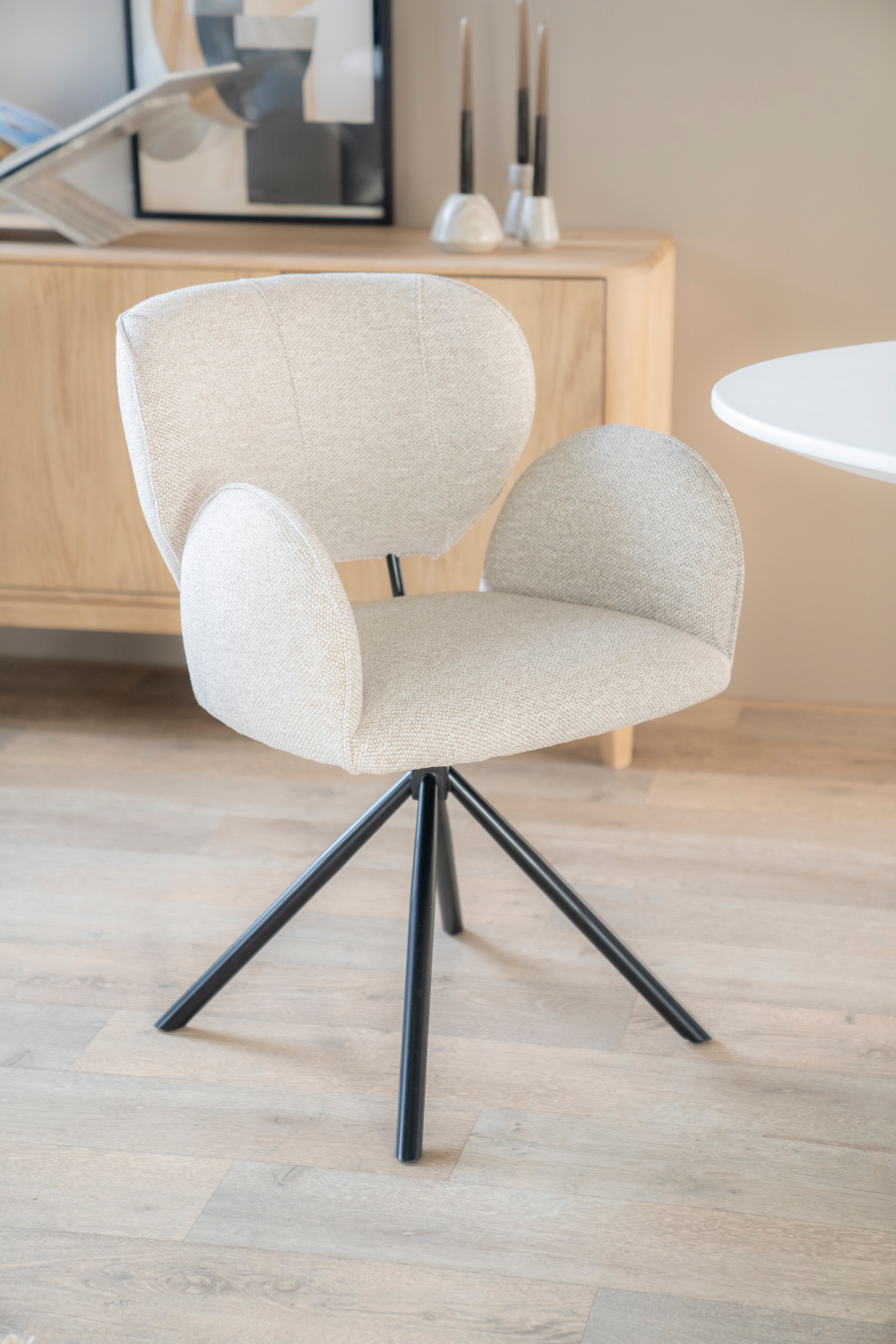 Quadrupod Rotatable Armchair | Oroa.com