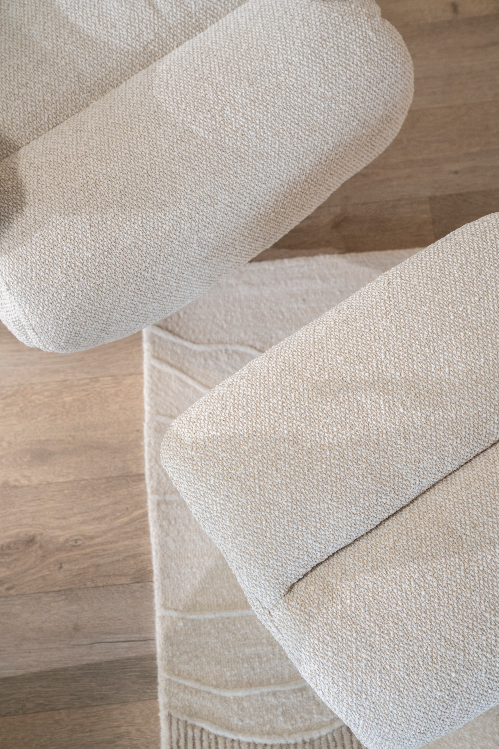 Upholstered Reclining Lounge Chair | Eleonora Caleb | OROA.com