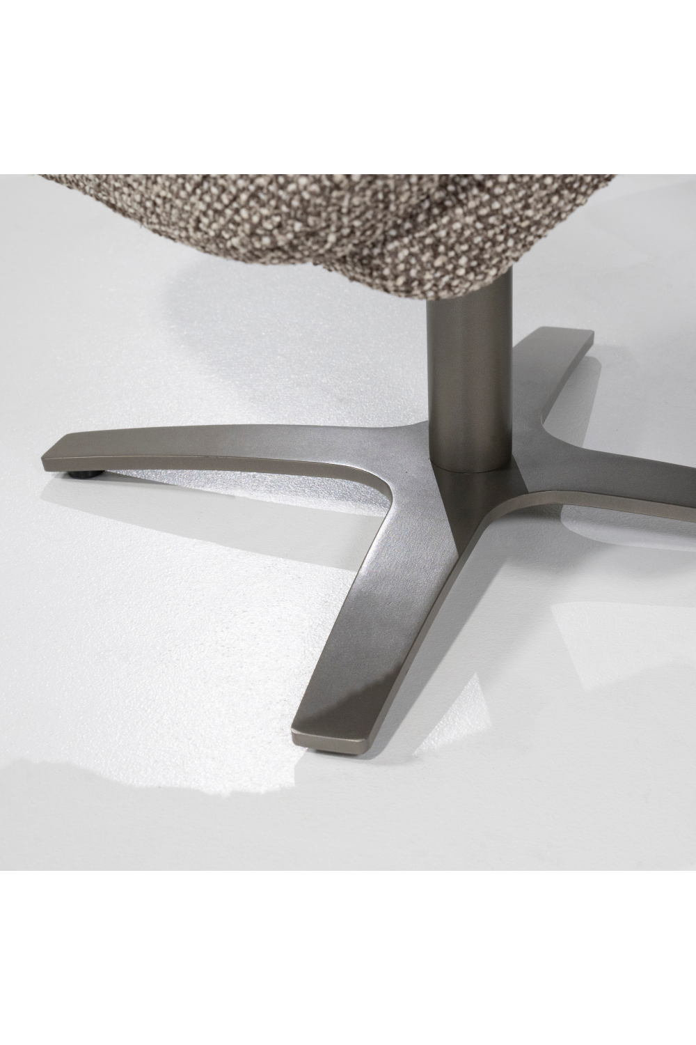 Upholstered Reclining Lounge Chair | Oroa.com