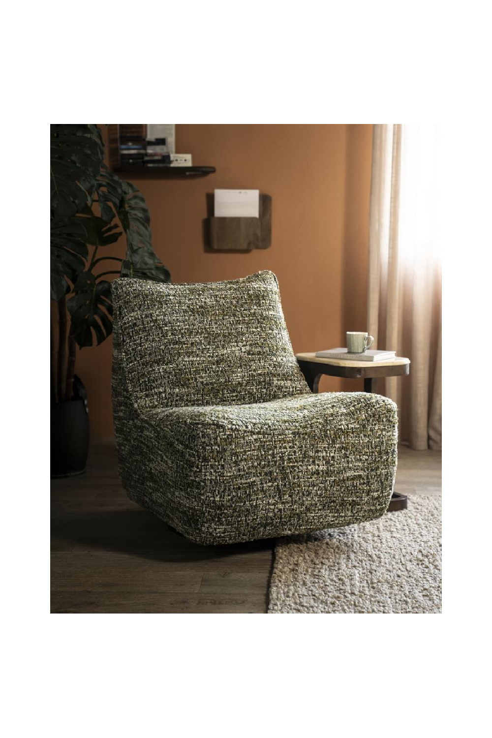 Fabric Swivel Lounge Chair | Eleonora Loys | OROA.com
