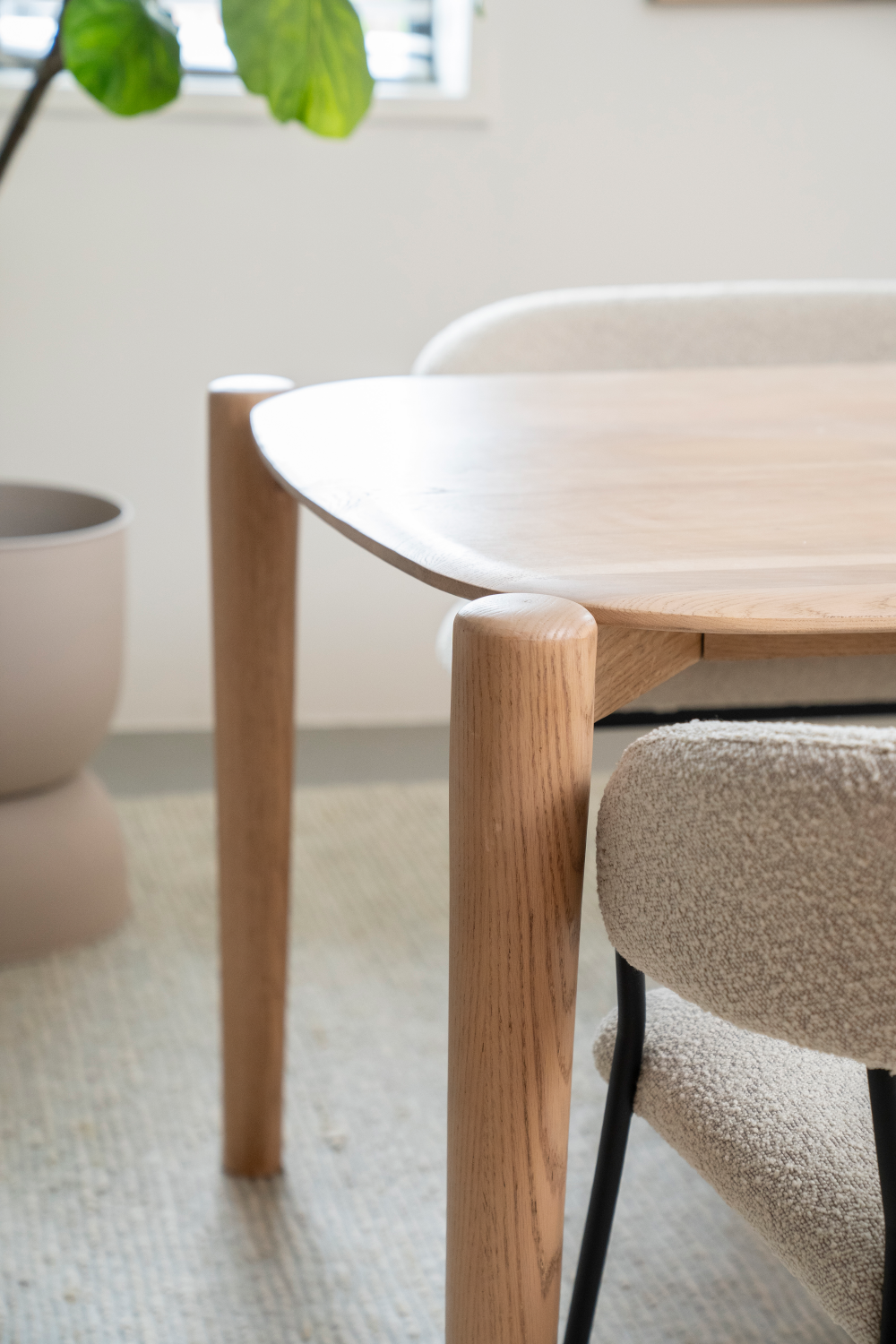 Oak Scandinavian Dining Table | Oroa.com