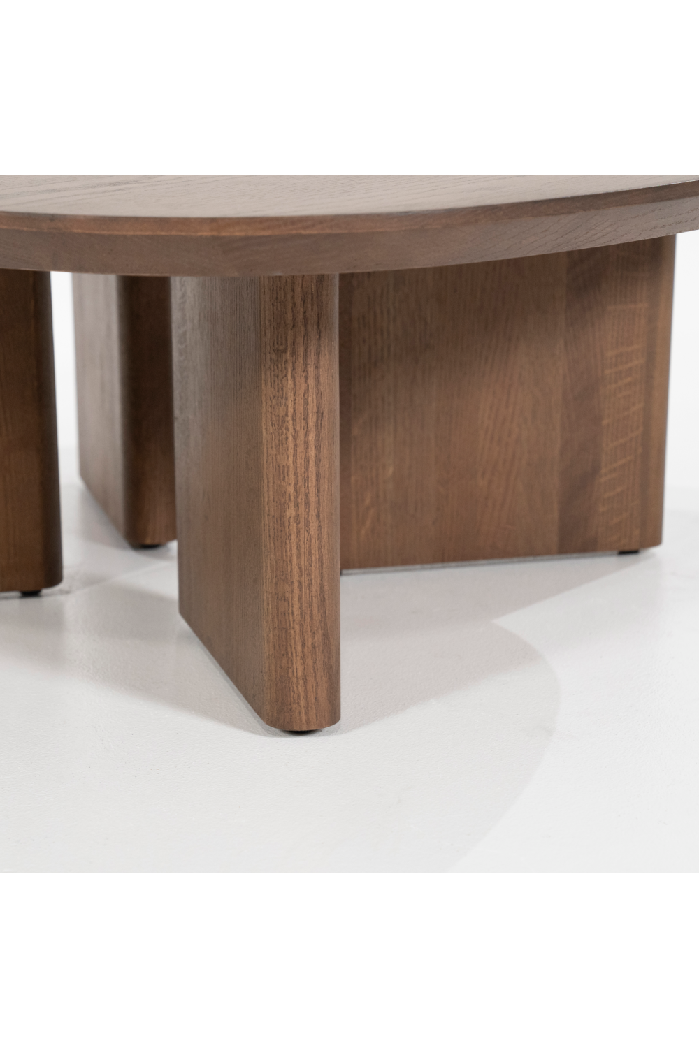 Brown Varnished Oak Coffee Table | Eleonora Stef | OROA.com
