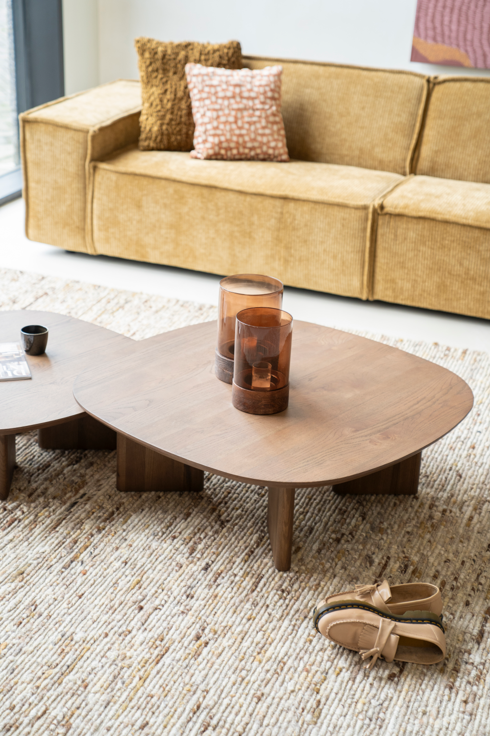Brown Varnished Oak Coffee Table | Oroa.com