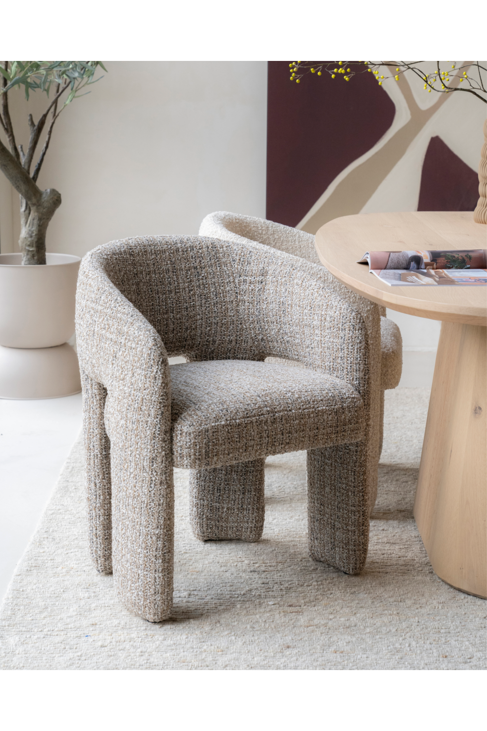 Curved Back Lounge Dining Chair | Oroa.com