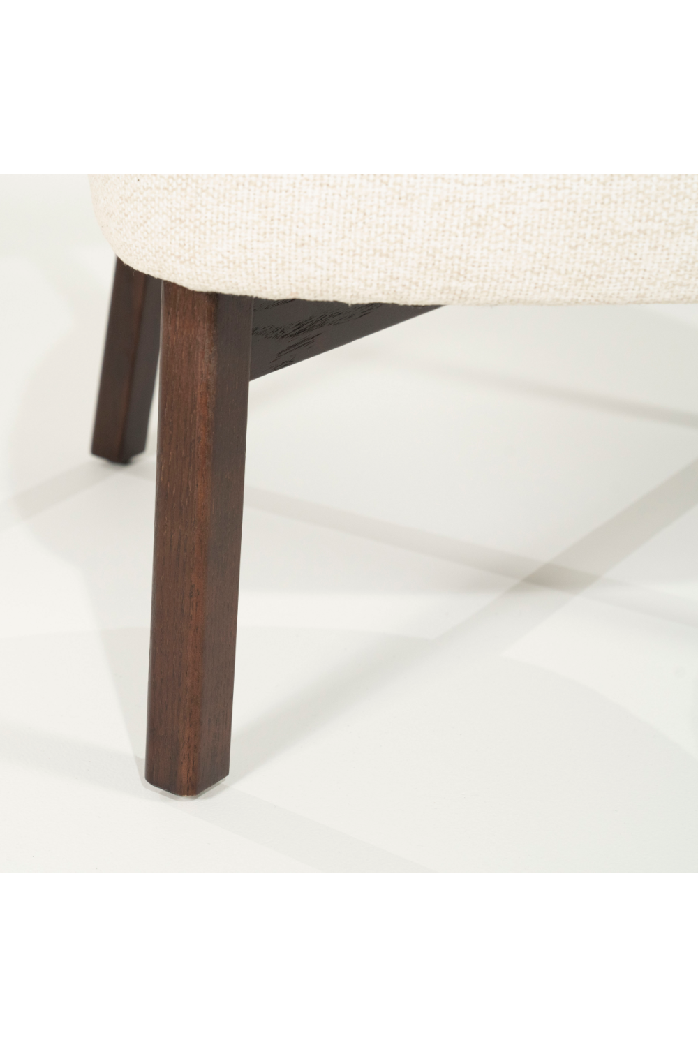 Brown Oak Accent Chair | Eleonora Mikky | OROA.com