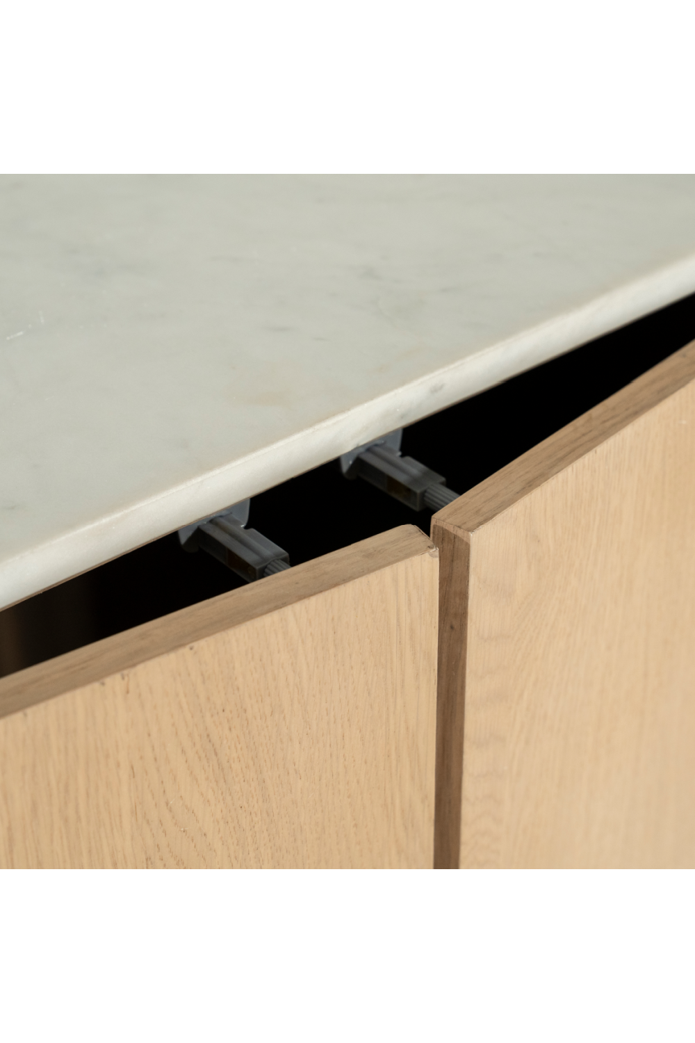 Oak Wood 2-Door Cabinet | Oroa.com