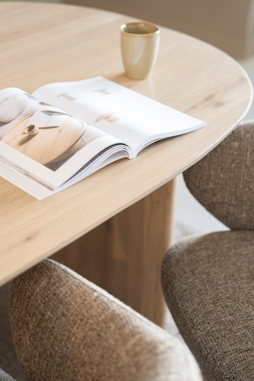 Oak Scandinavian Dining Table L | Eleonora Dex | OROA.com