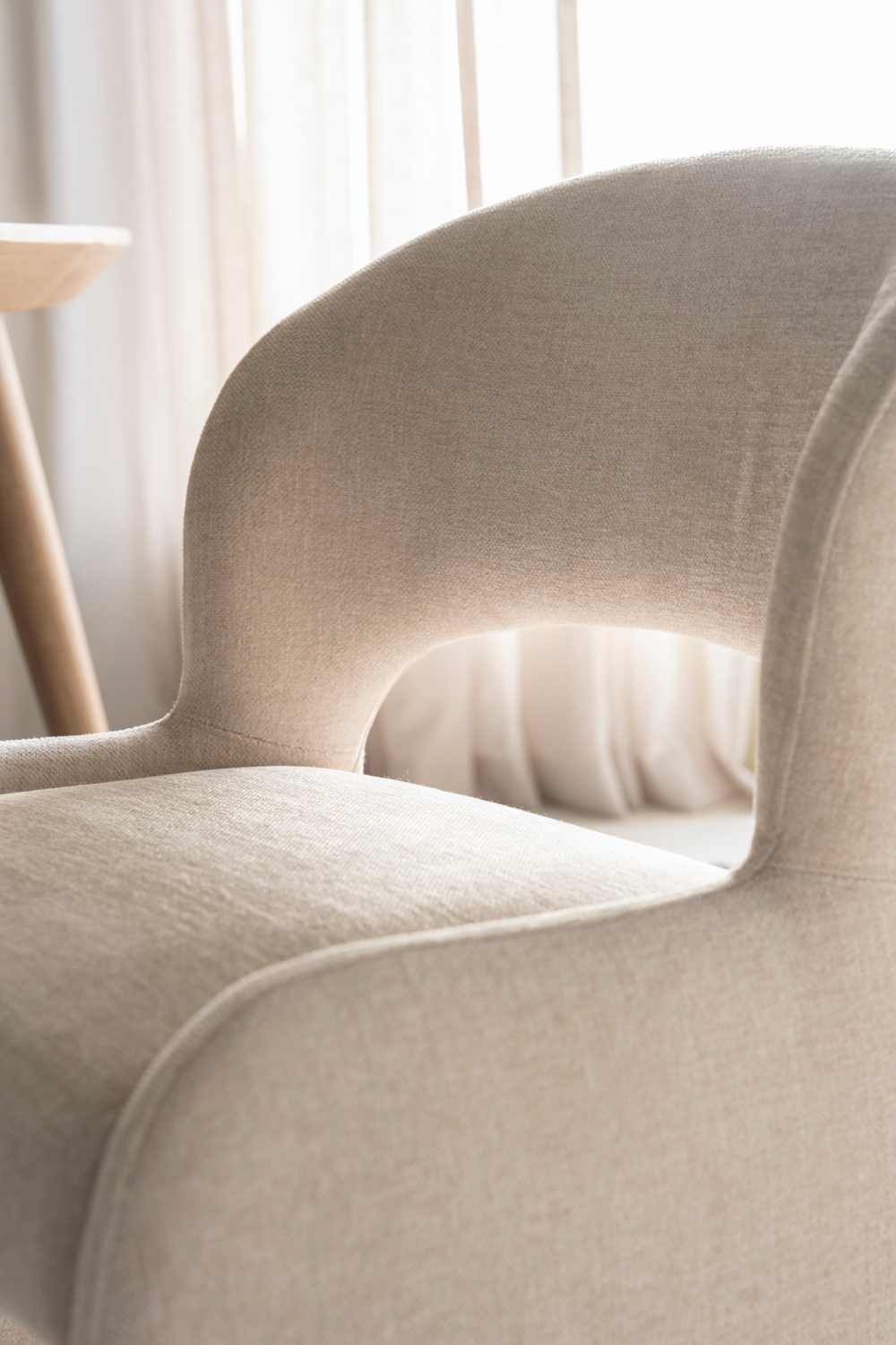 Open-Back Modern Dining Chair | Oroa.com