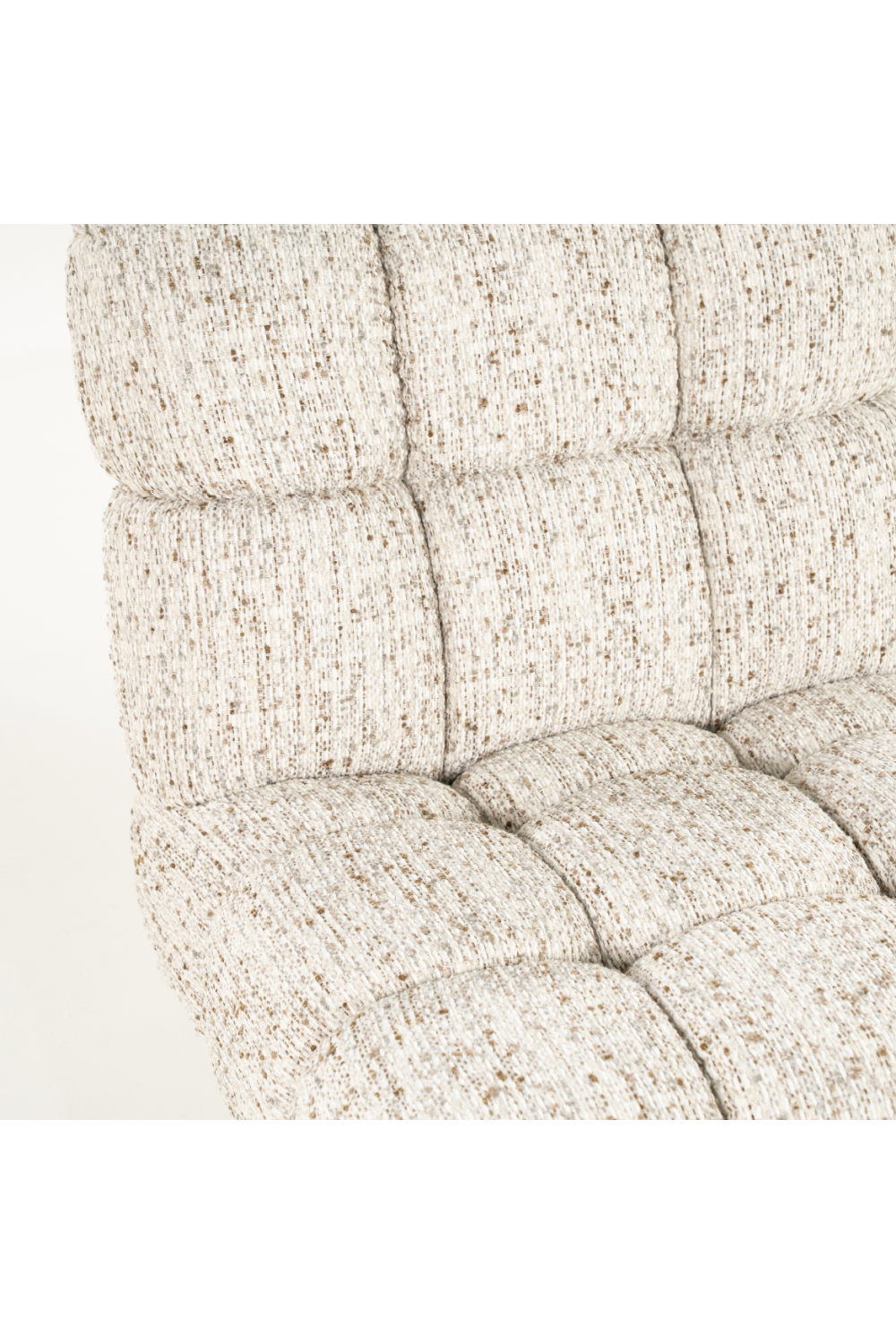 Round Base Tufted Lounge Chair | Eleonora Fenna | Oroa.com