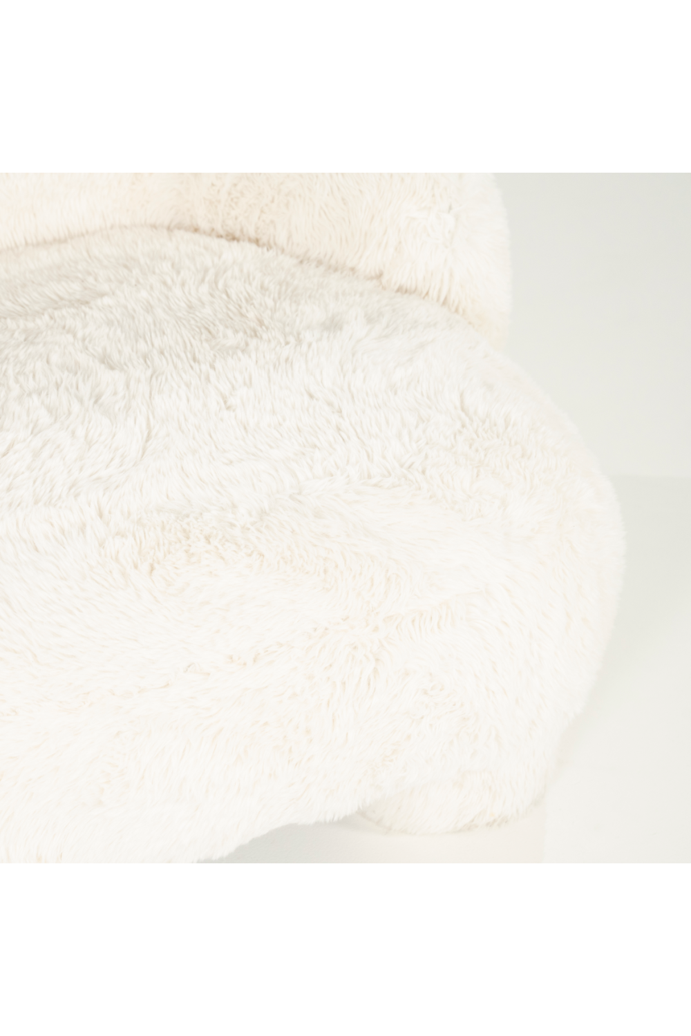 Shaggy Lounge Chair | Eleonora Samson | Oroa.com