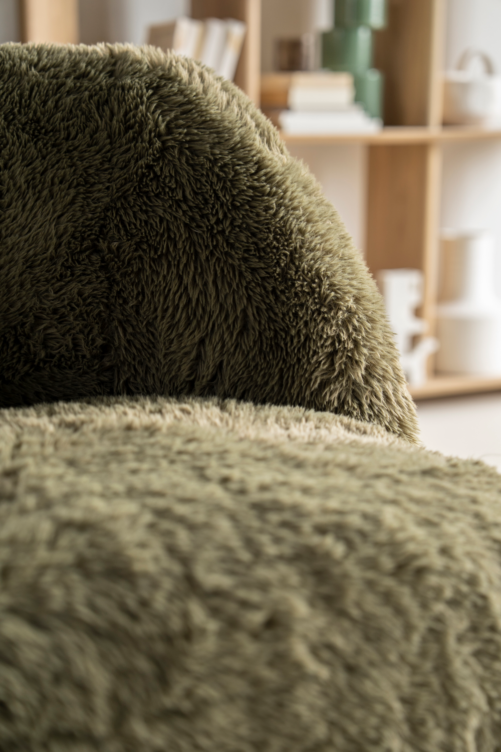 Shaggy Lounge Chair | Eleonora Samson | Oroa.com