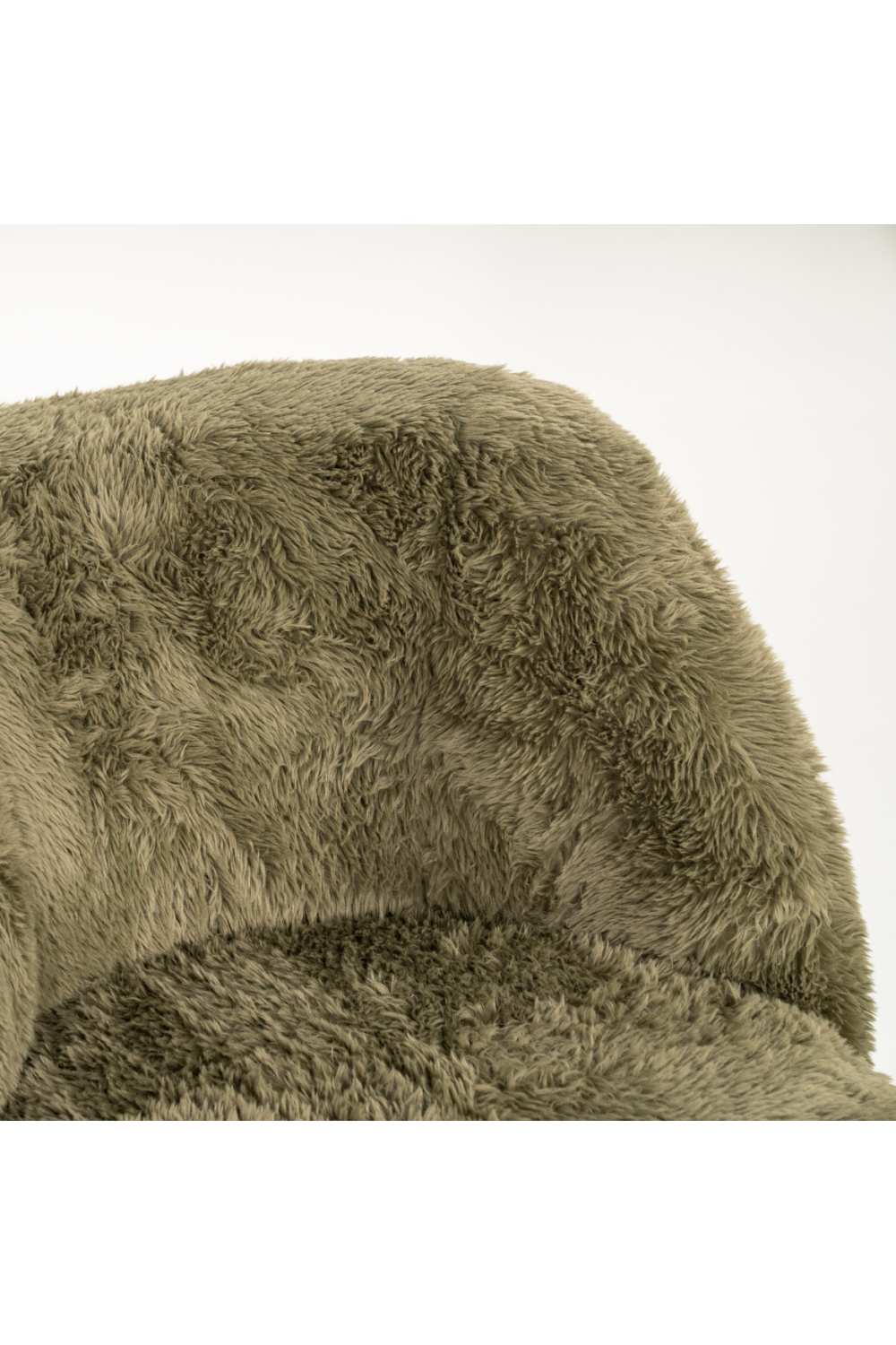 Shaggy Lounge Chair | Eleonora Samson | Oroa.com