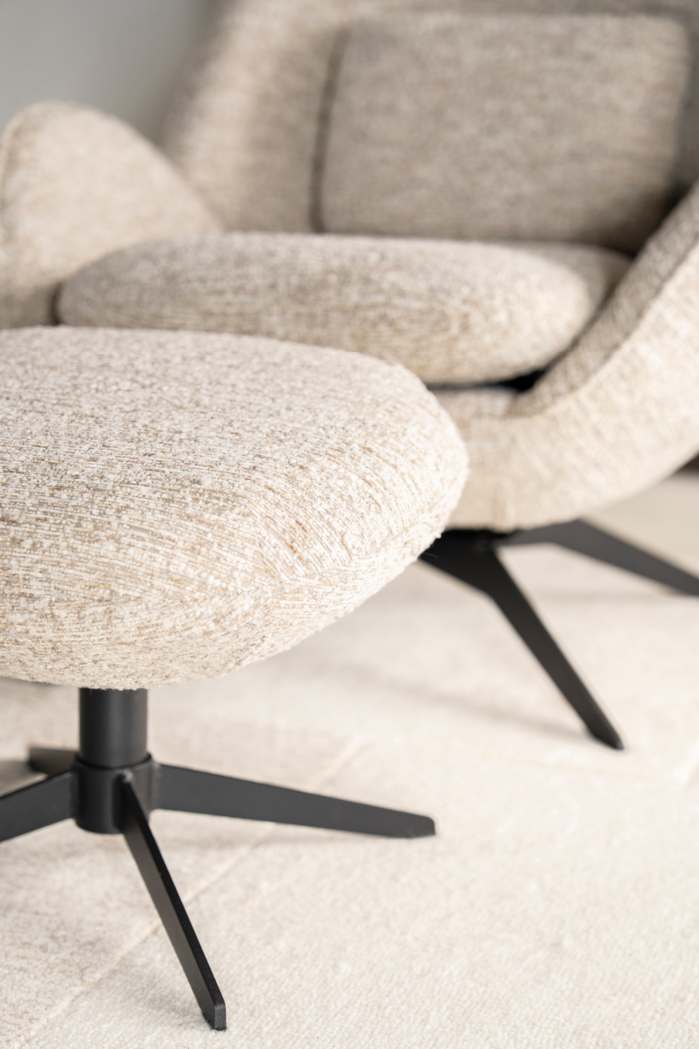 Arched-Back Lounge Chair | Oroa.com