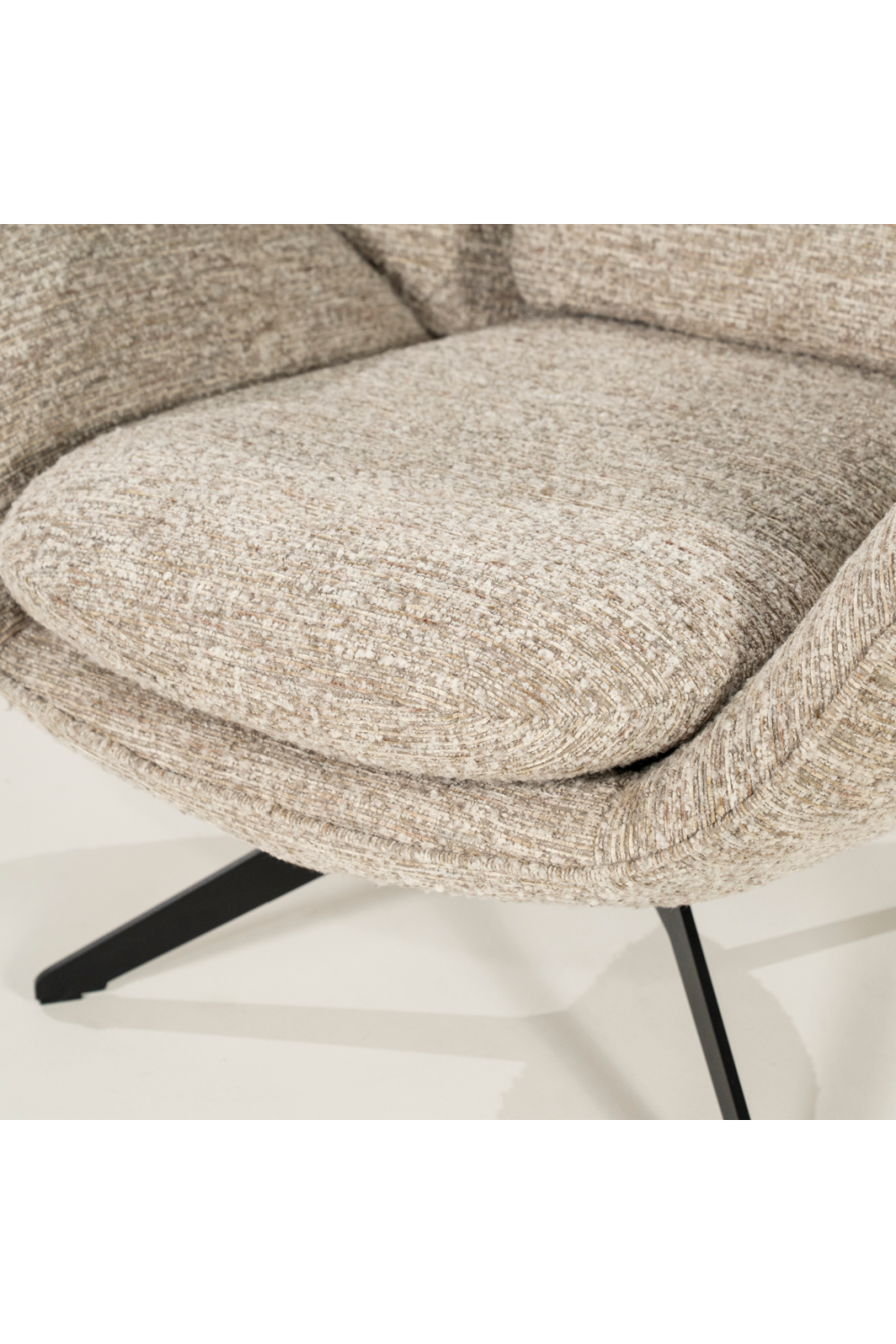 Arched-Back Lounge Chair | Oroa.com