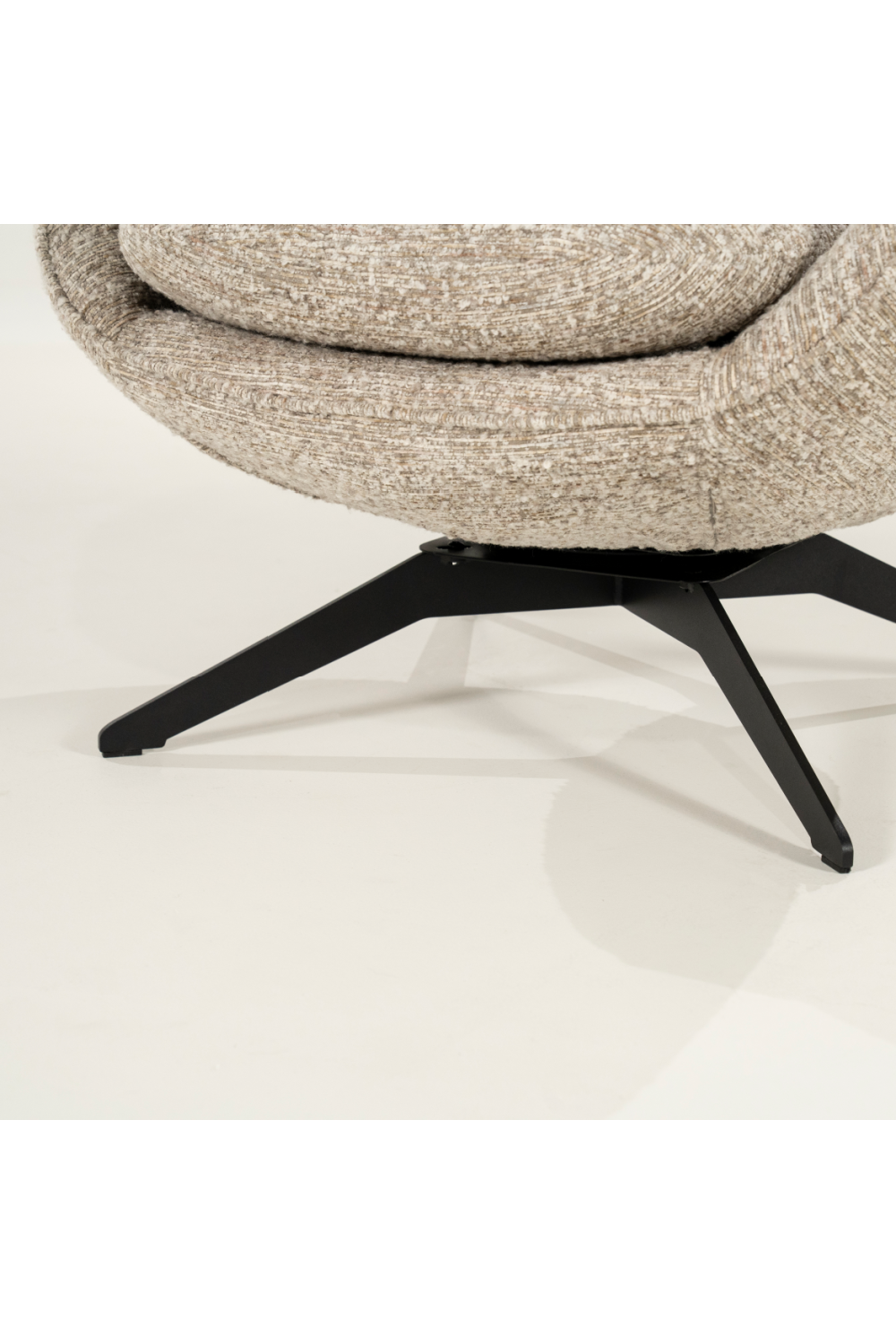 Arched-Back Lounge Chair | Oroa.com