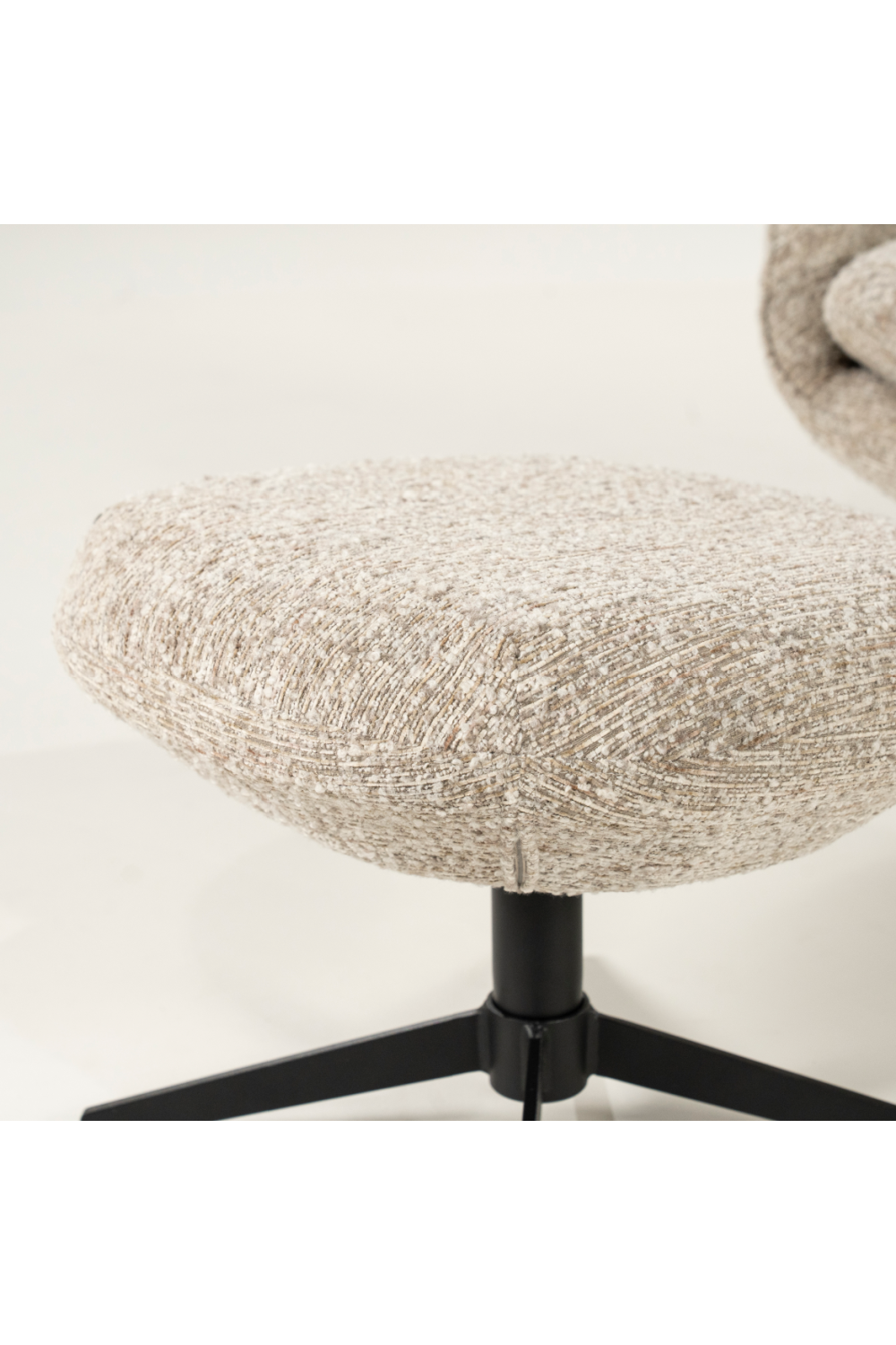 Arched-Back Lounge Chair | Oroa.com