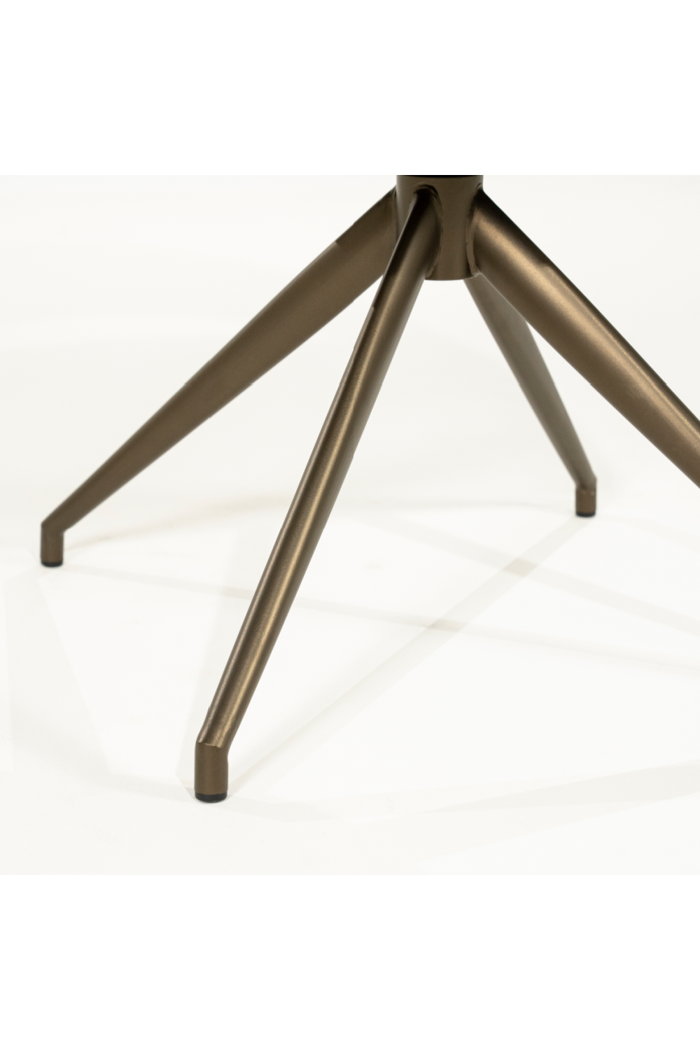 Open-Back Swivel Chair | Eleonora Hailey | Oroa.com