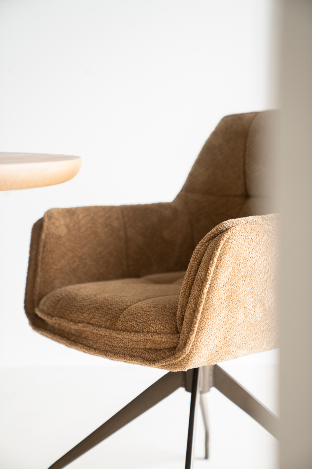 Square Tufted Side Chair | Eleonora Hugo | Oroa.com