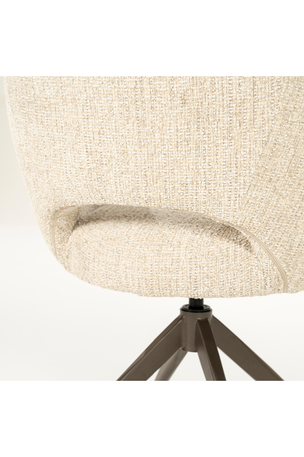 Cut-Out Swivel Chair | Oroa.com
