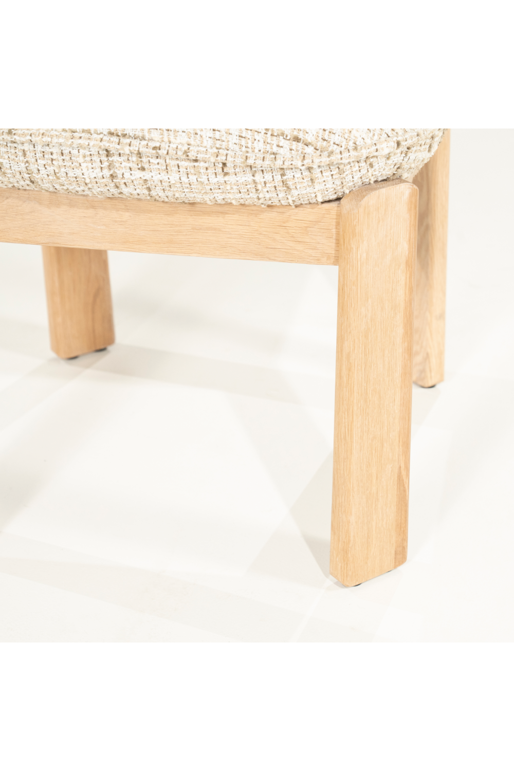 Cushioned Oak Stool | Eleonora Lottie | Oroa.com
