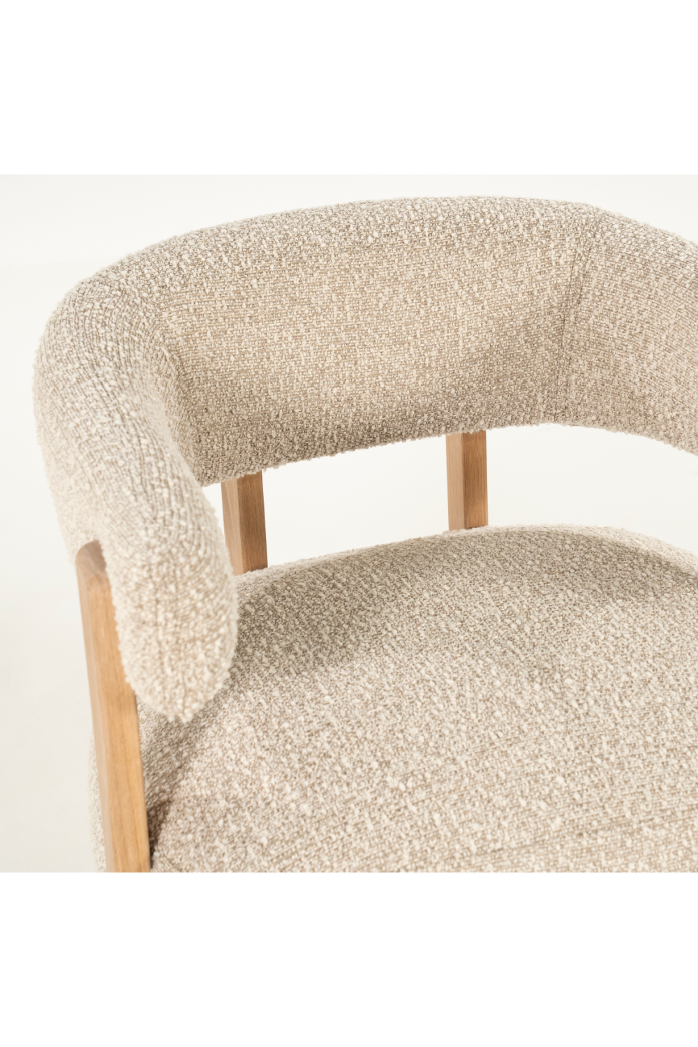 Curved Back Lounge Armchair | Oroa.com