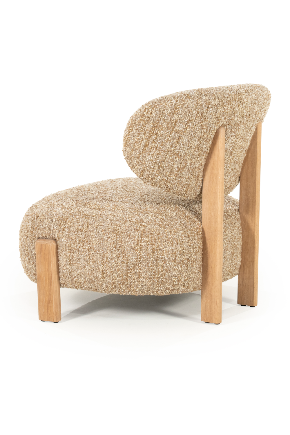 Cushioned Minimalist Lounge Chair | Eleonora Reza | Oroa.com