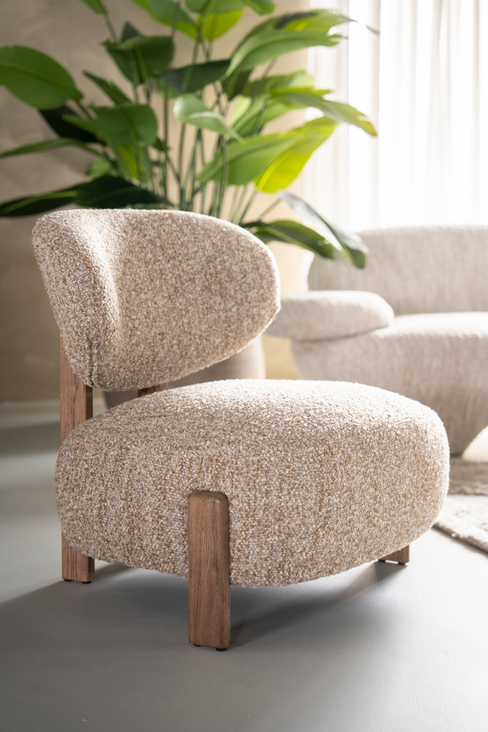 Modern European furniture - Chunky Cushioned Lounge Chair - www.oroa.com | Oroa.com