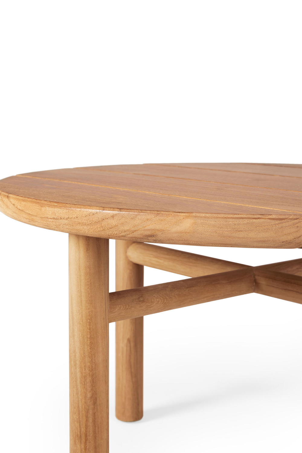 Round Slatted Outdoor Coffee Table | Ethnicraft Quatro | Oroa.com