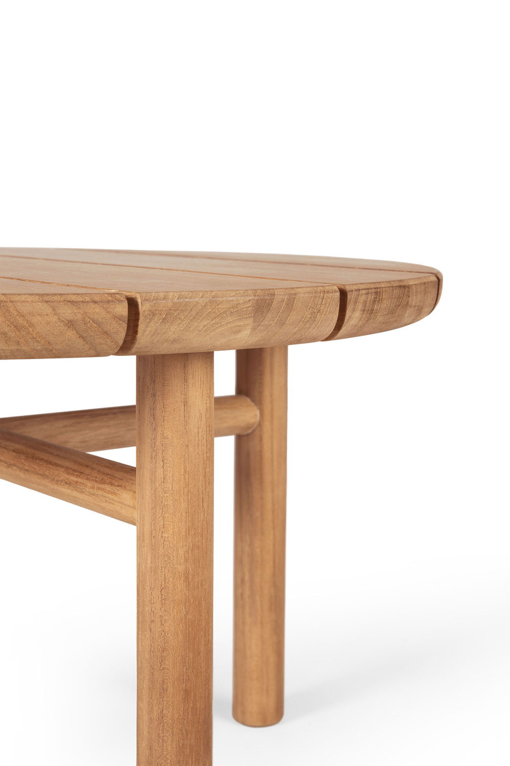 Round Slatted Outdoor Coffee Table | Ethnicraft Quatro | Oroa.com