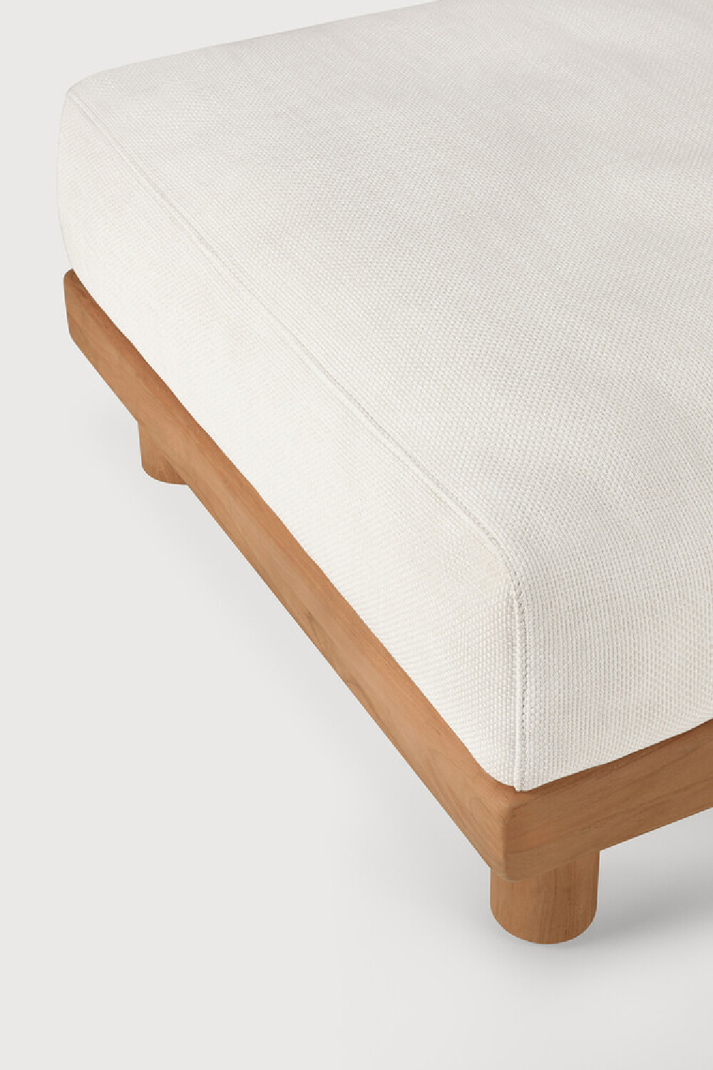 White Cushioned Outdoor Ottoman | Ethnicraft Monocle | Oroa.com