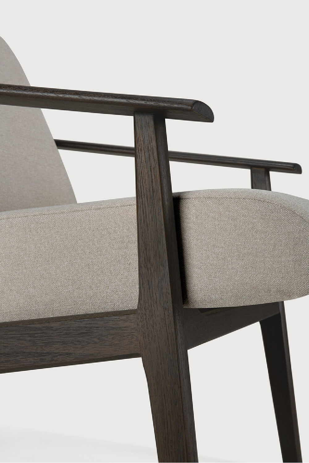 Wood Framed Lounge Chair | Ethnicraft Aspekt | Oroa.com