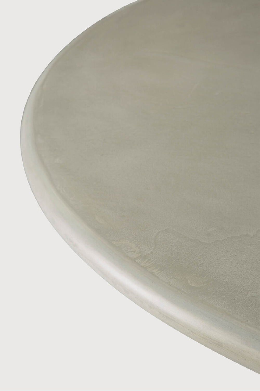 Round Concrete Outdoor Dining Table | Ethnicraft Roller Max | Oroa.com