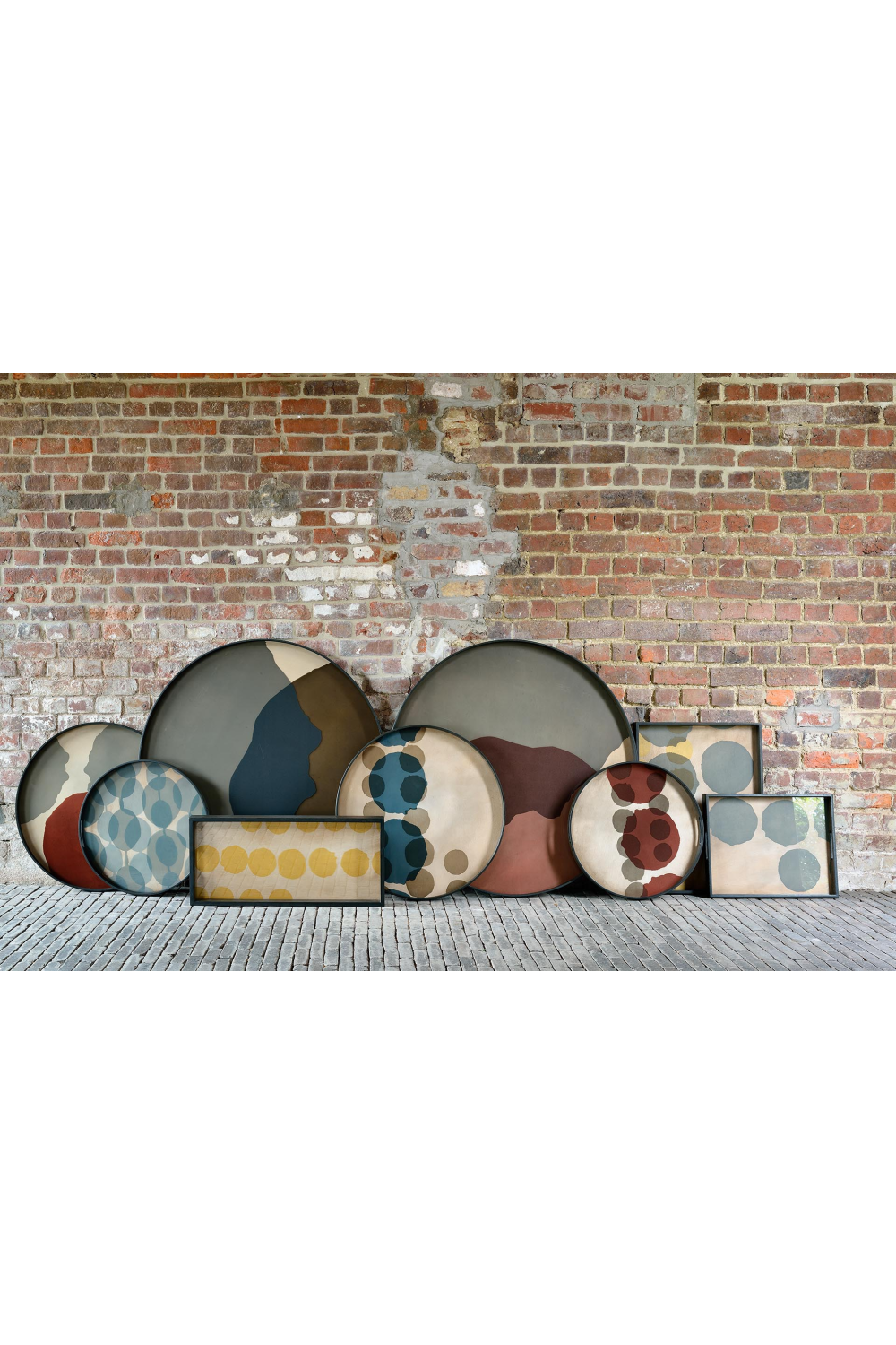 Printed Glass Round Tray | Ethnicraft Dots | Oroa.com