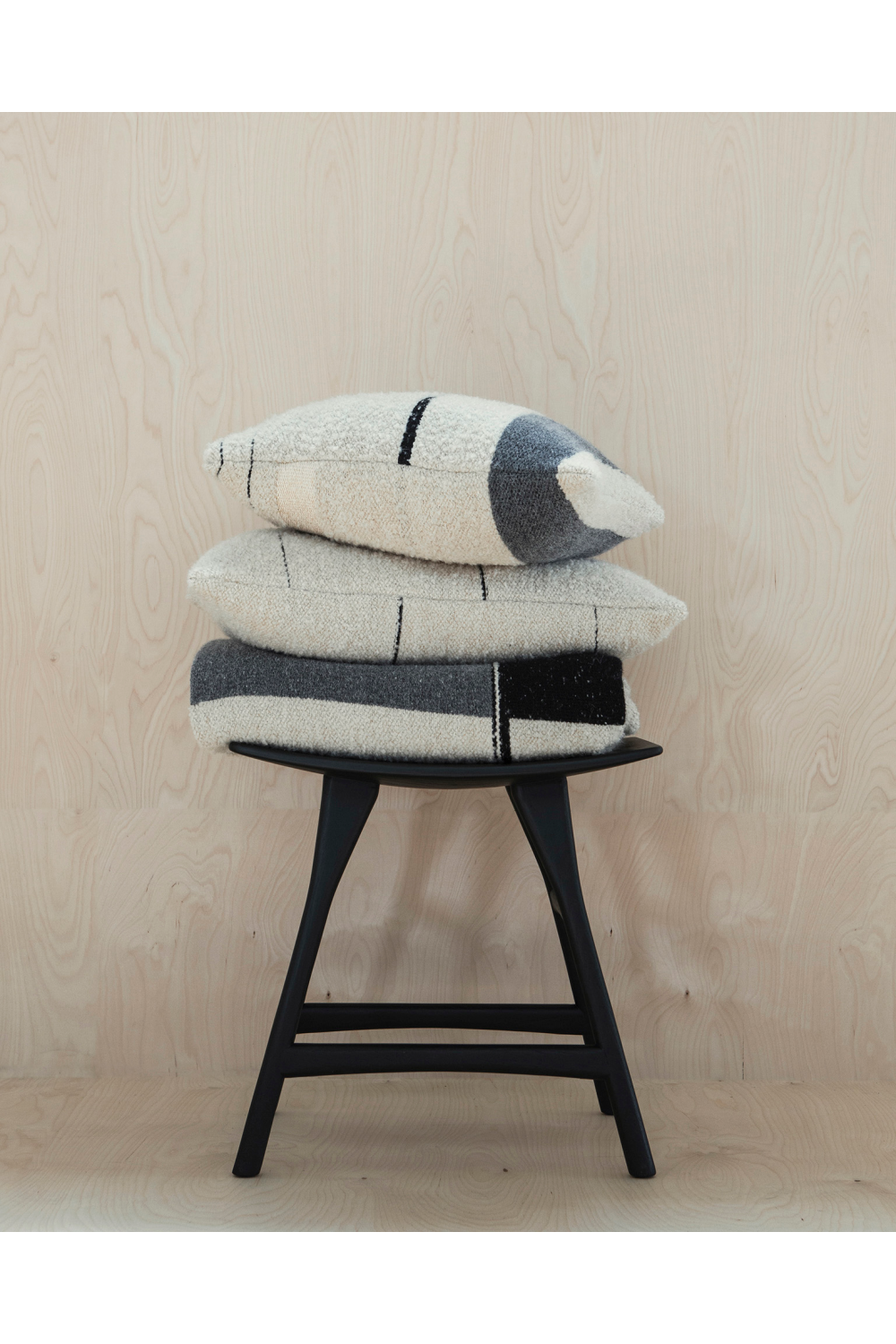 Tri-Color Throw Blanket – Urban – material finish alternate view 5
