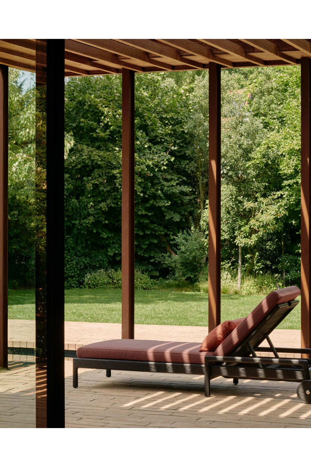 Adjustable Outdoor Lounger Cushion | Ethnicraft Jack | Oroa.com