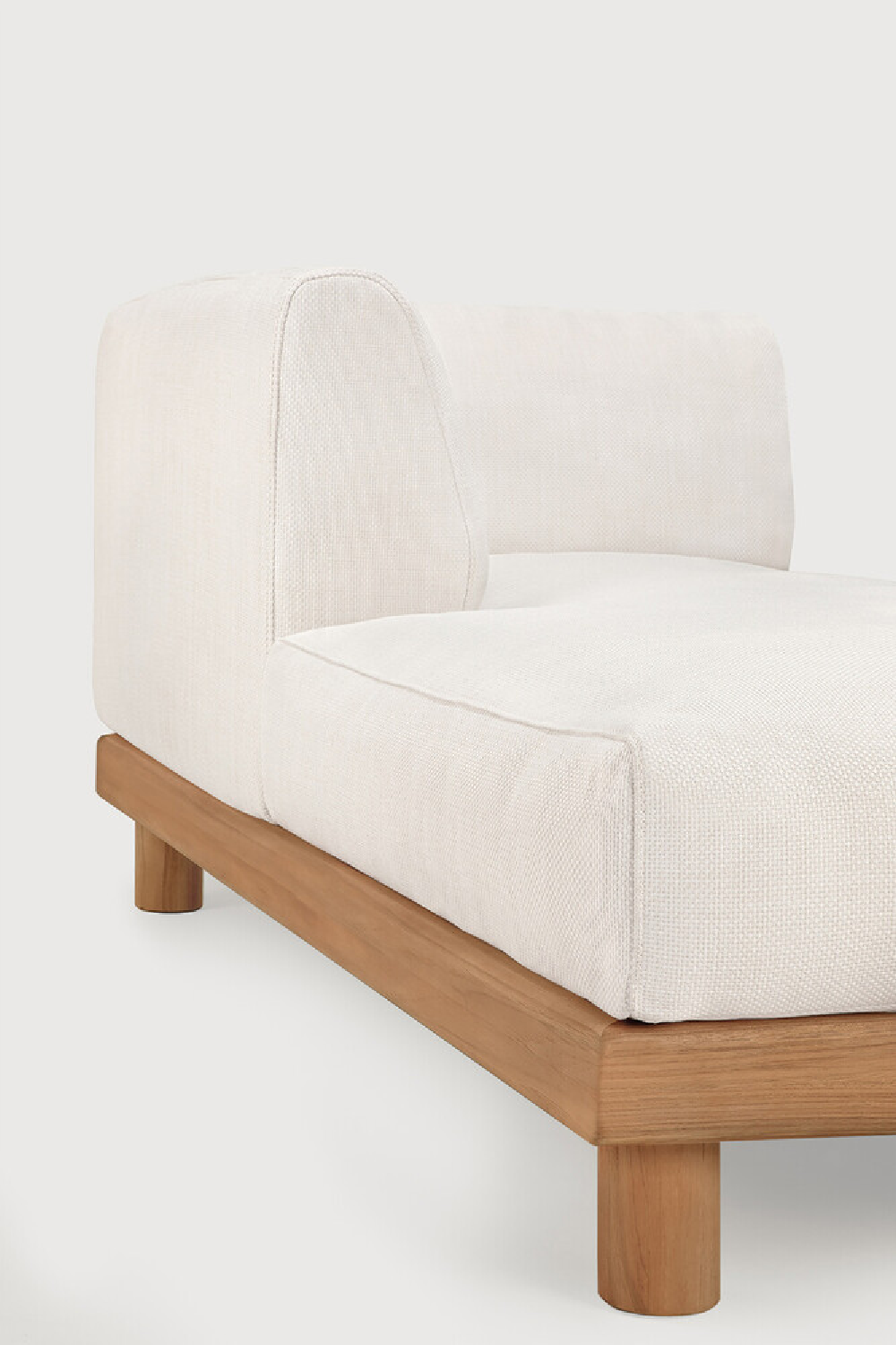 White Outdoor Chaise Lounge with Table | Ethnicraft | Oroa.com