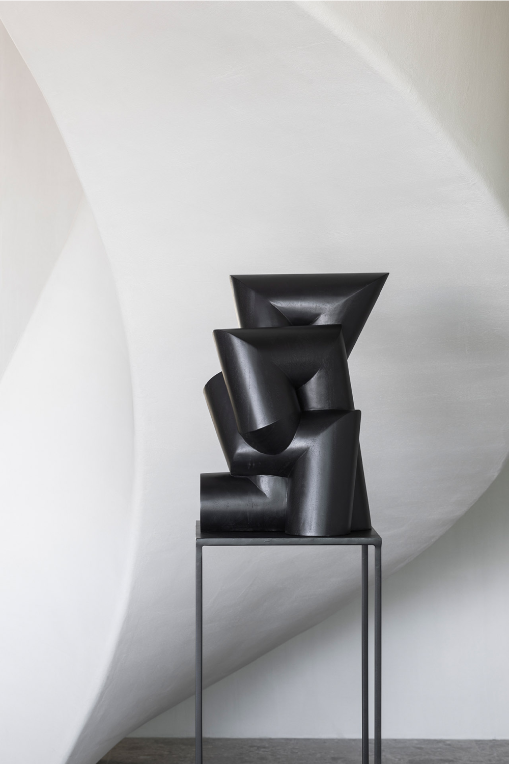 Black Mahogany Modern Sculpture | Ethnicraft Pipe #3| Oroa.com