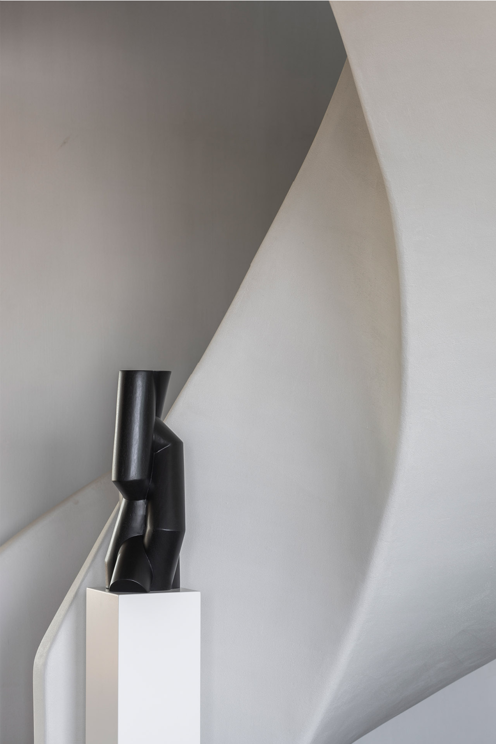 Black Mahogany Carved Deco Object | Ethnicraft Pipe #5 | Oroa.com