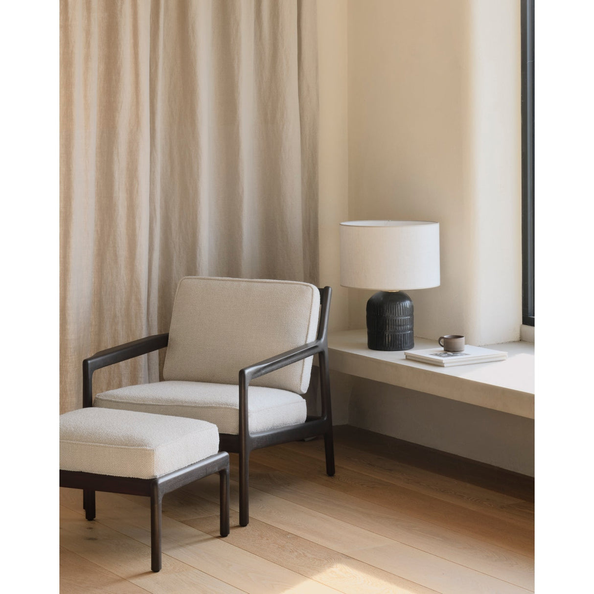 Brown Mahogany Lounge Chair | Ethnicraft Jack | Oroa.com