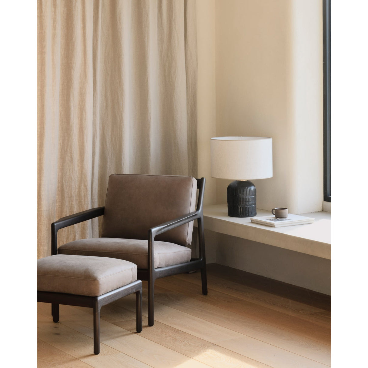 Brown Mahogany Lounge Chair | Ethnicraft Jack | Oroa.com