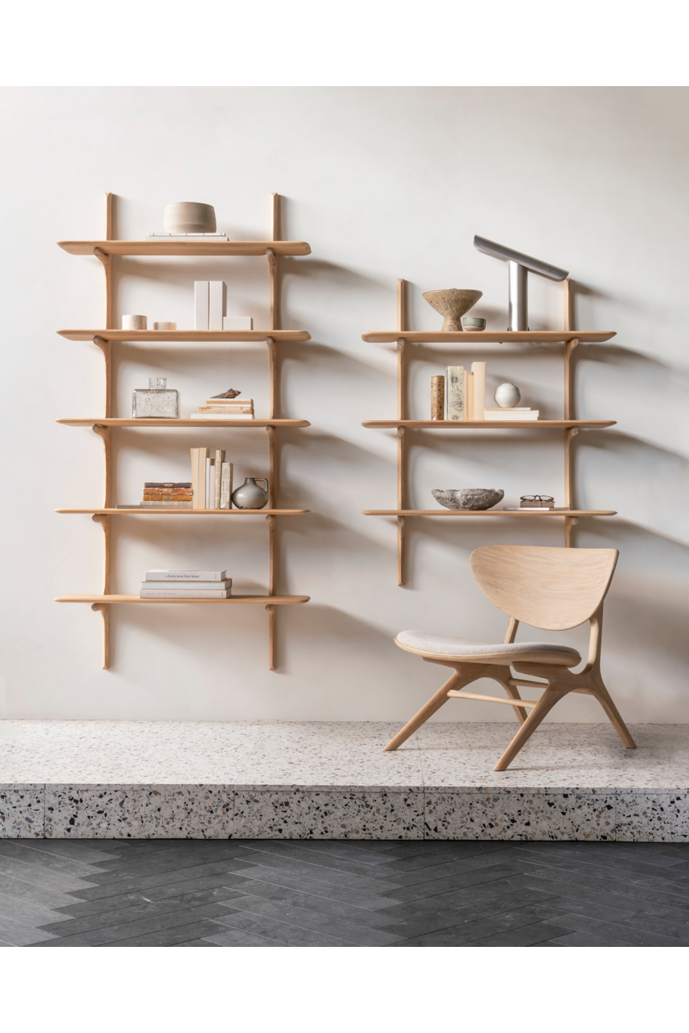 Upholstered Curved Lounge Chair | Ethnicraft Eye