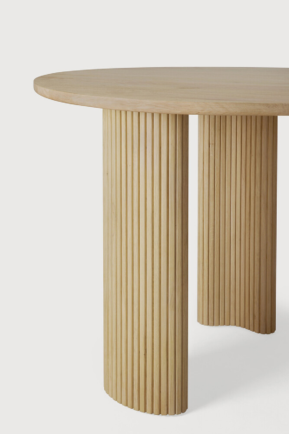 Curved Oak Desk | Ethnicraft Boomerang | Oroa.com